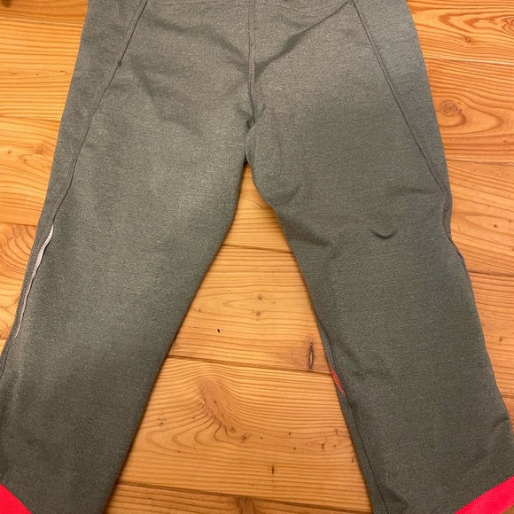 North face Capris!! Never warn much ! - Picture 3 of 3